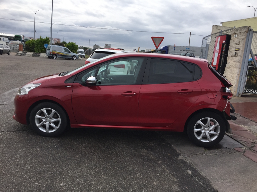 PEUGEOT 208 1.4 HDI 68CV