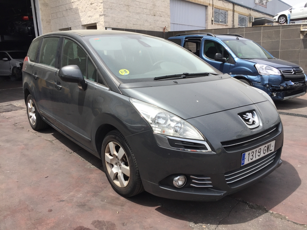 PEUGEOT 5008 1.6 HDI 110CV