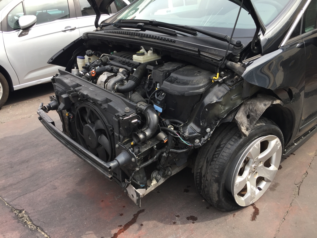 PEUGEOT 3008 1.6 HDI 110CV