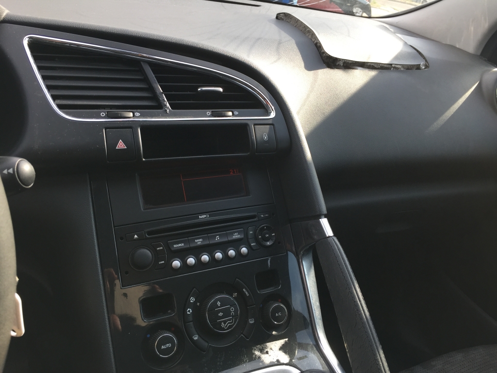 PEUGEOT 3008 1.6 HDI 110CV