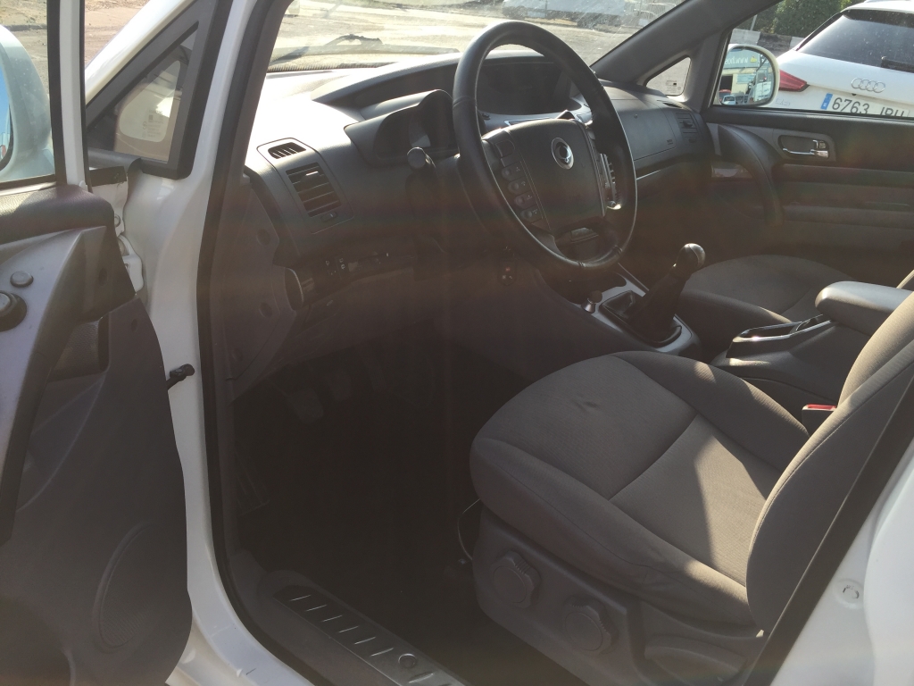 SSANGYONG RODIUS 2.0 D 155CV 7 PLAZAS