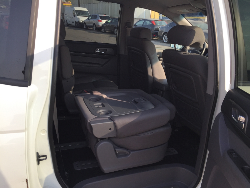 SSANGYONG RODIUS 2.0 D 155CV 7 PLAZAS