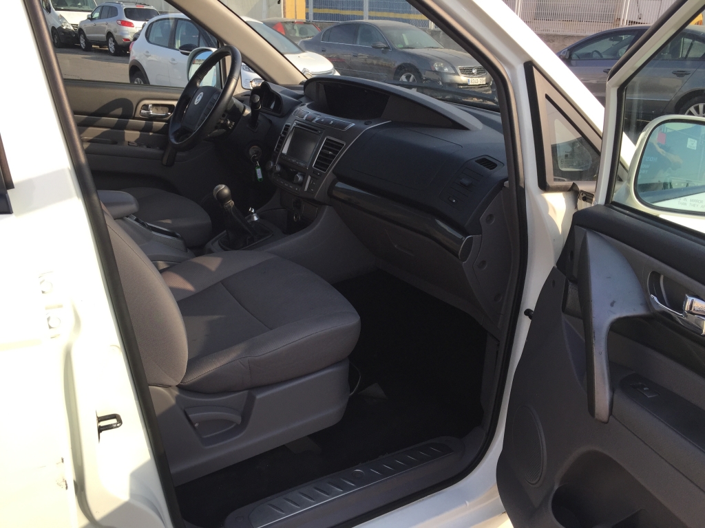 SSANGYONG RODIUS 2.0 D 155CV 7 PLAZAS