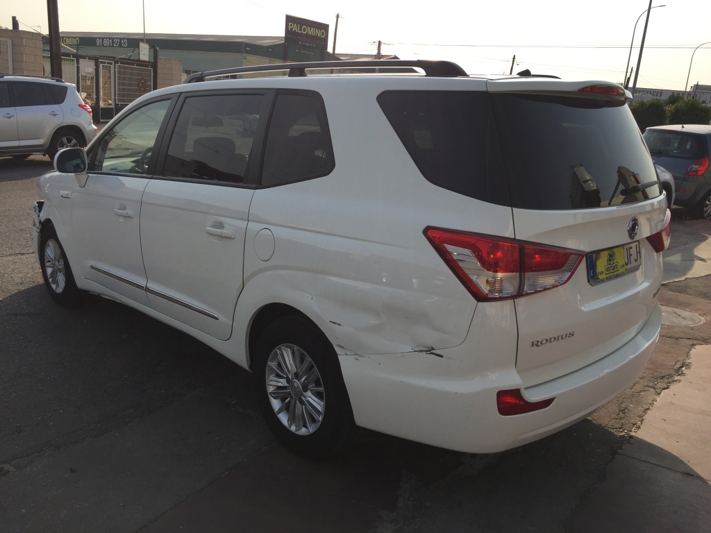 SSANGYONG RODIUS 2.0 D 155CV 7 PLAZAS