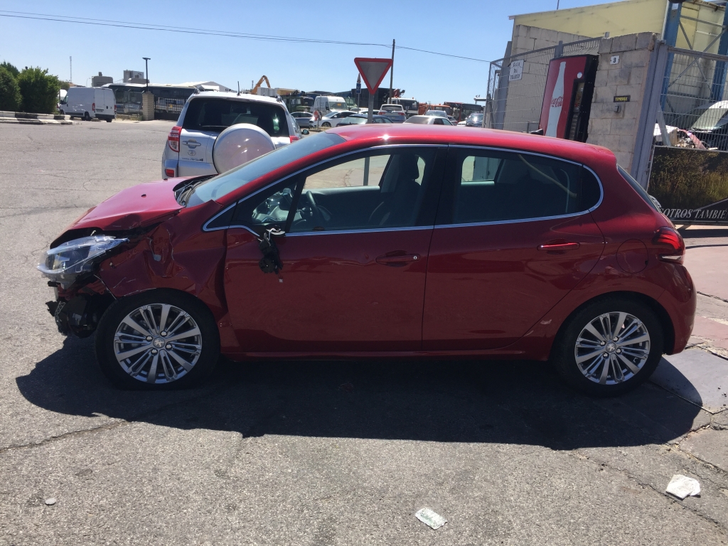 PEUGEOT 208 1.2 INY 110CV AUTOMATICO