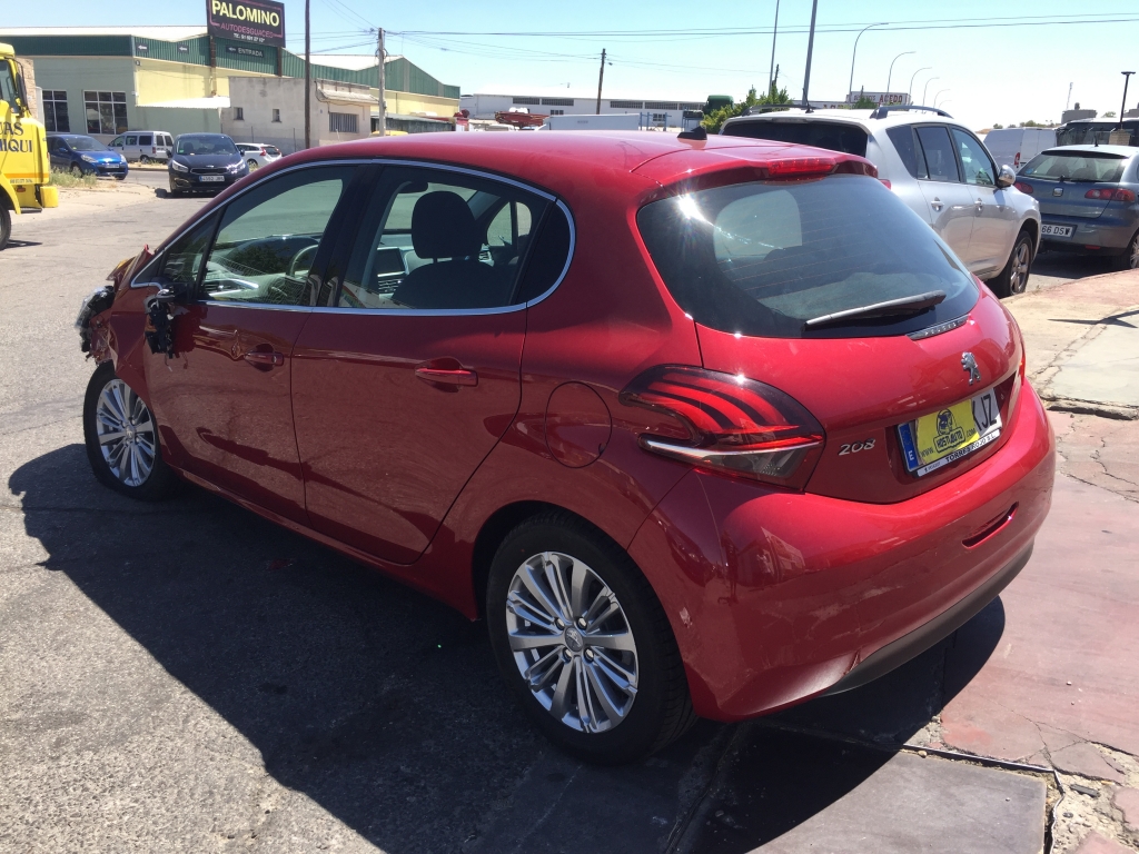 PEUGEOT 208 1.2 INY 110CV AUTOMATICO