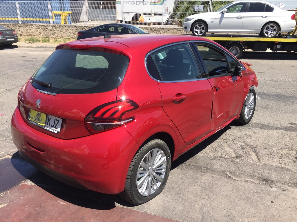 PEUGEOT 208 1.2 INY 110CV AUTOMATICO