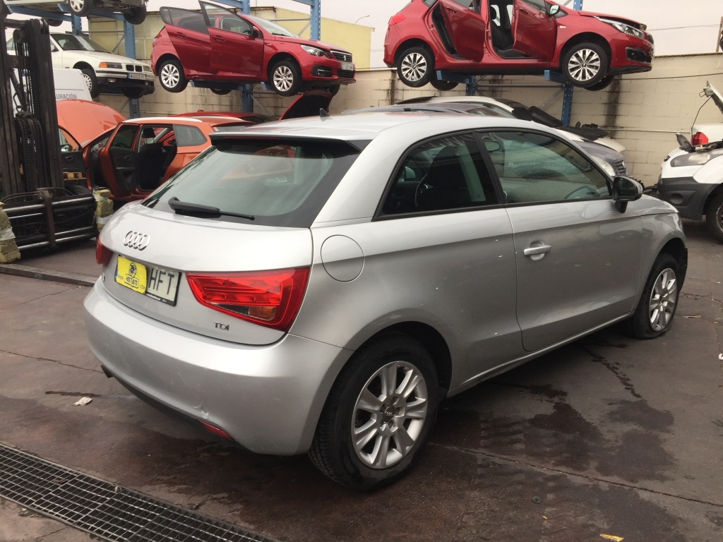 AUDI A-1 1.6 TDI 105CV