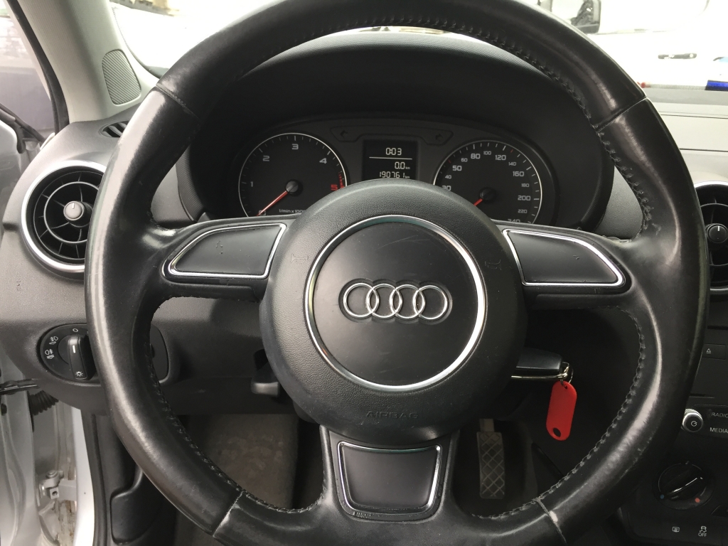 AUDI A-1 1.6 TDI 105CV