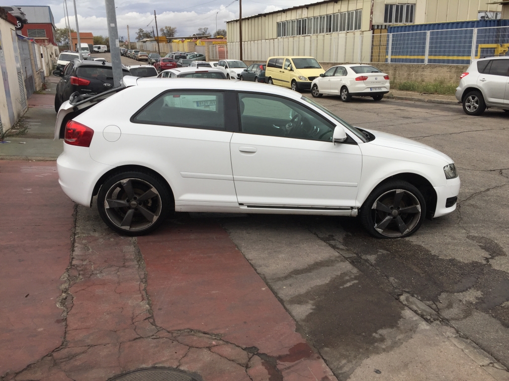 AUDI A-3 1.6 TDI 105CV