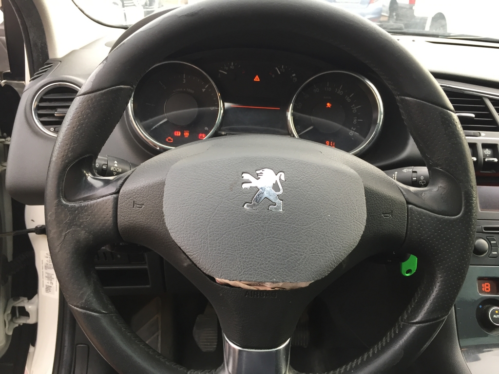 PEUGEOT 3008 1.6 HDI 110CV