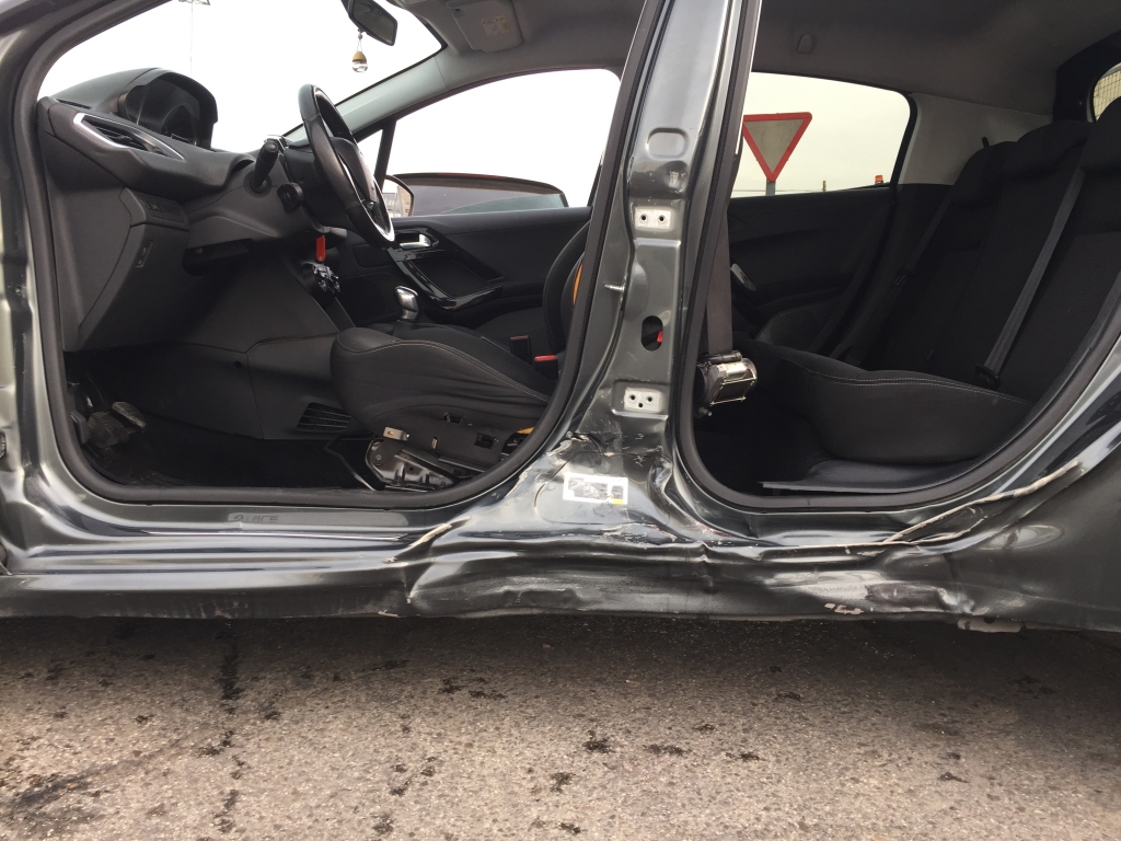 PEUGEOT 208 1.6 HDI 75CV