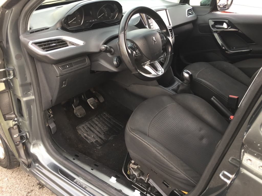PEUGEOT 208 1.6 HDI 75CV
