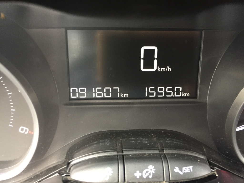 PEUGEOT 208 1.6 HDI 75CV