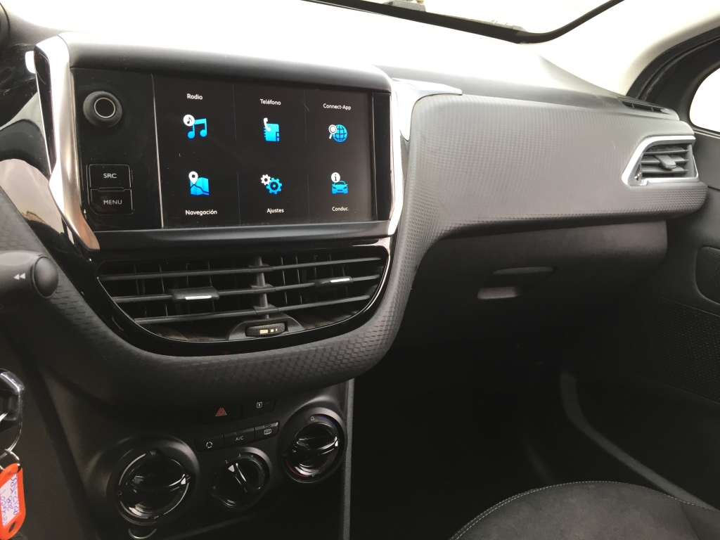 PEUGEOT 208 1.6 HDI 75CV