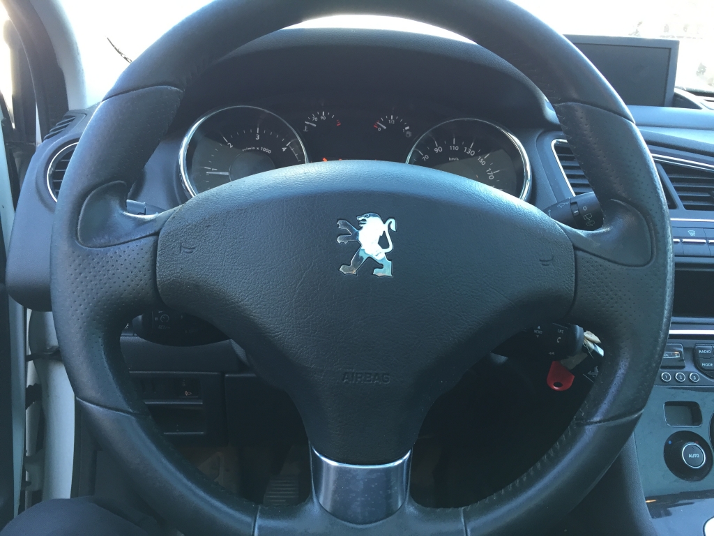 PEUGEOT 5008 1.6 HDI 115CV 7 PLAZAS