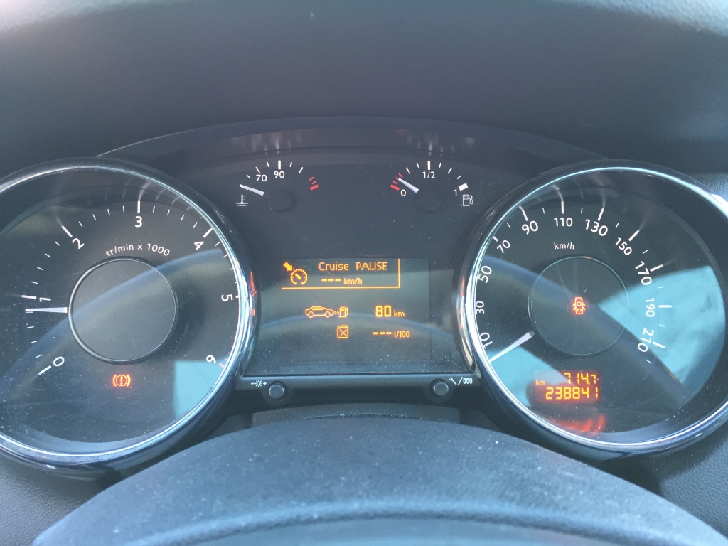 PEUGEOT 5008 1.6 HDI 115CV 7 PLAZAS