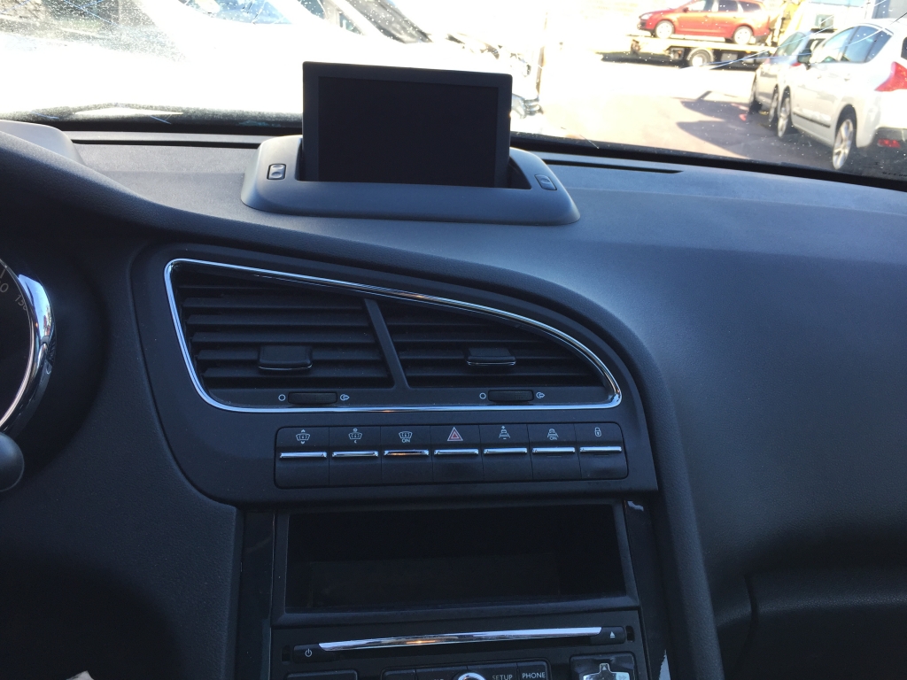 PEUGEOT 5008 1.6 HDI 115CV 7 PLAZAS