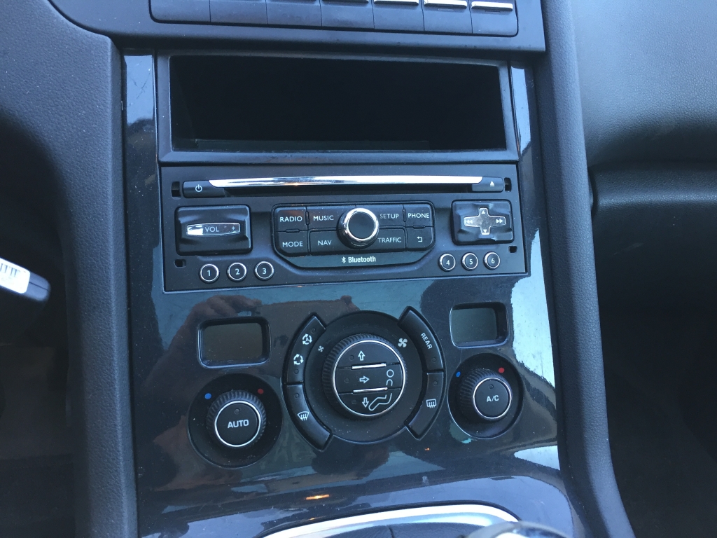 PEUGEOT 5008 1.6 HDI 115CV 7 PLAZAS