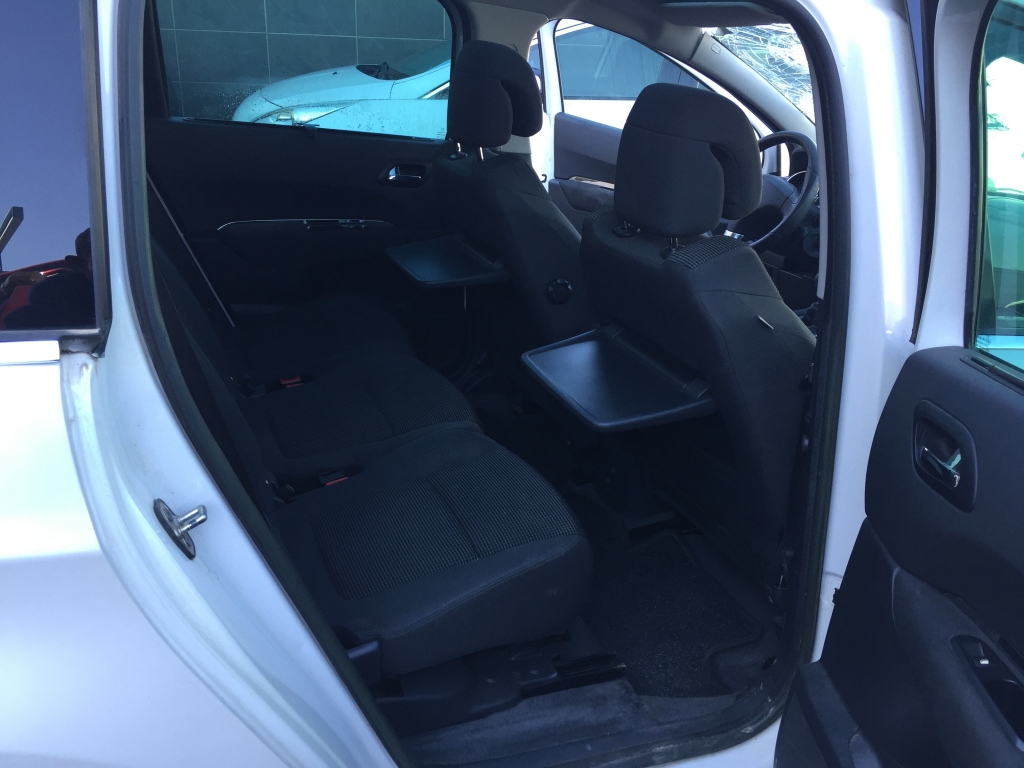 PEUGEOT 5008 1.6 HDI 115CV 7 PLAZAS