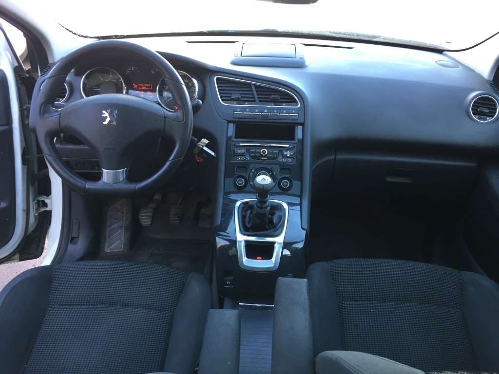 PEUGEOT 5008 1.6 HDI 115CV 7 PLAZAS