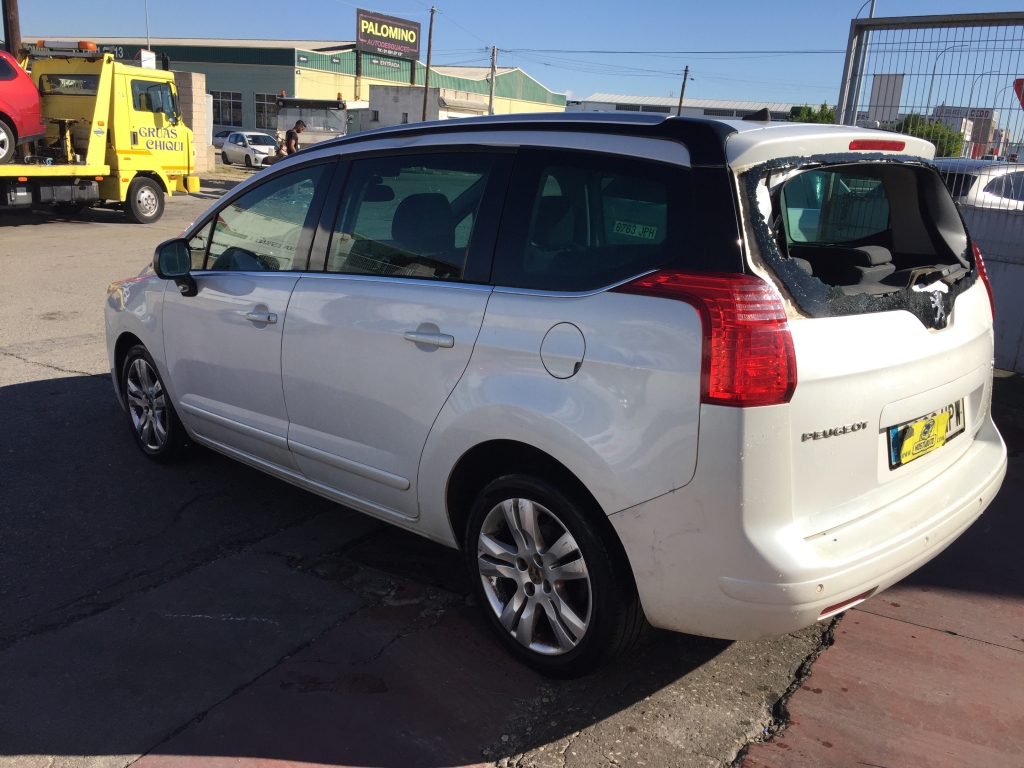 PEUGEOT 5008 1.6 HDI 115CV 7 PLAZAS