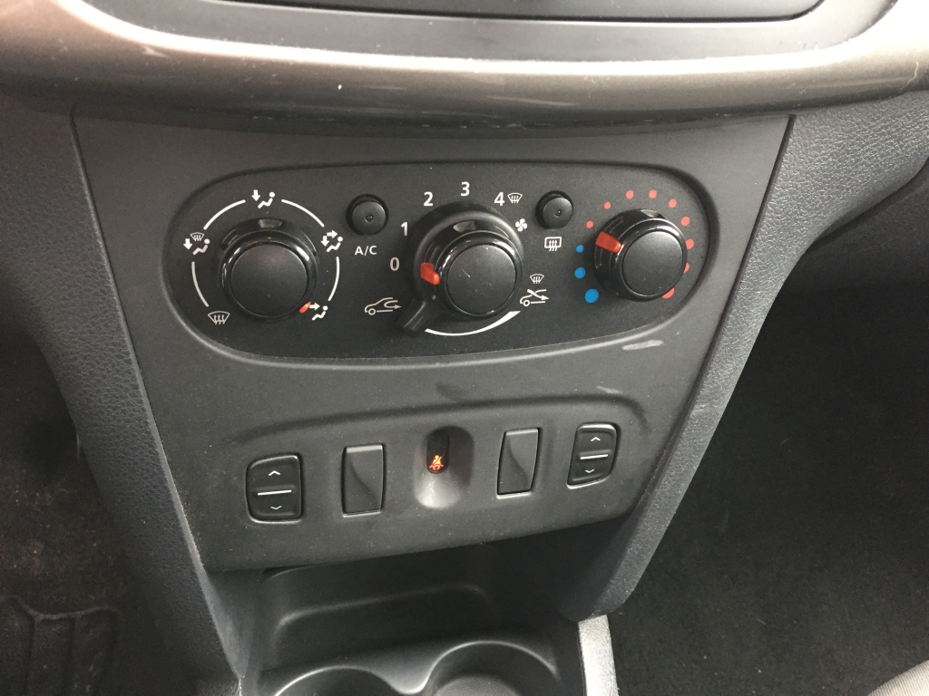 DACIA SANDERO 1.0 INY 90CV