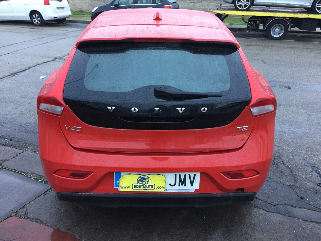 VOLVO V-40 2.0 INY 122CV