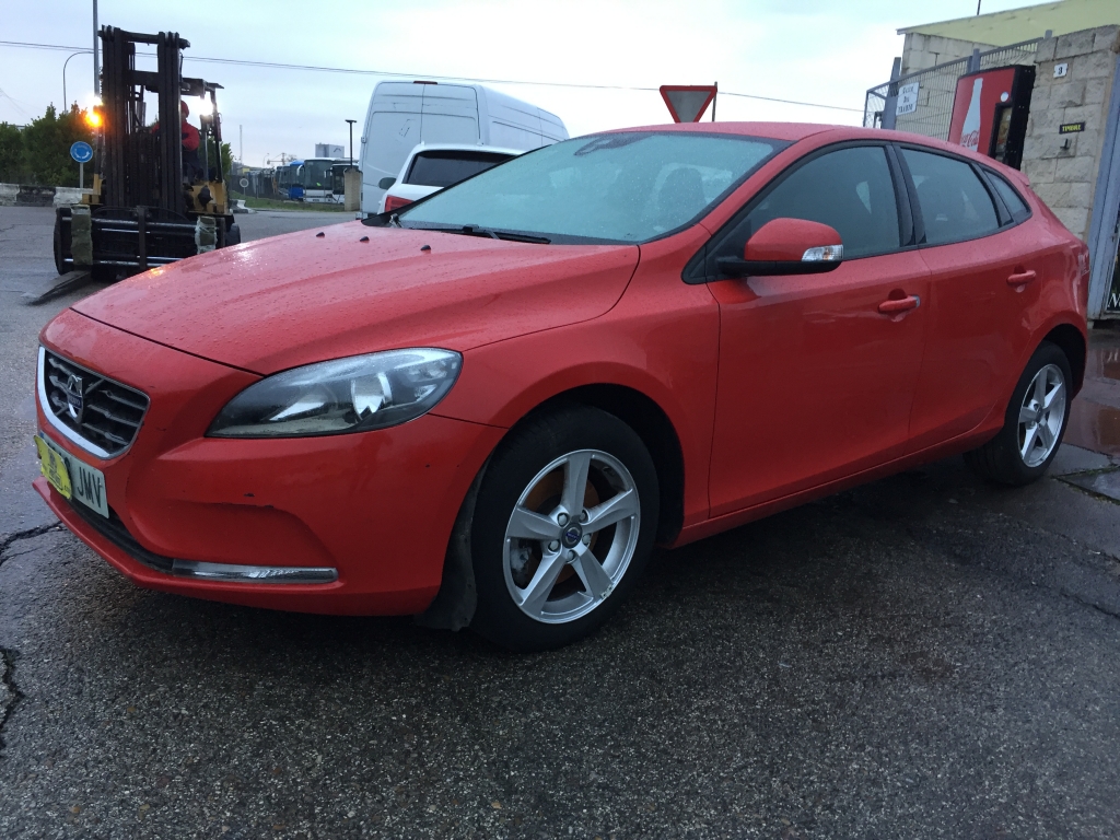 VOLVO V-40 2.0 INY 122CV