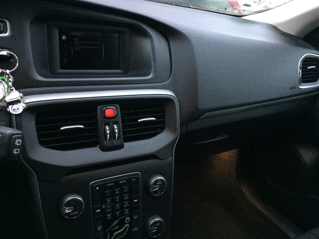 VOLVO V-40 2.0 INY 122CV