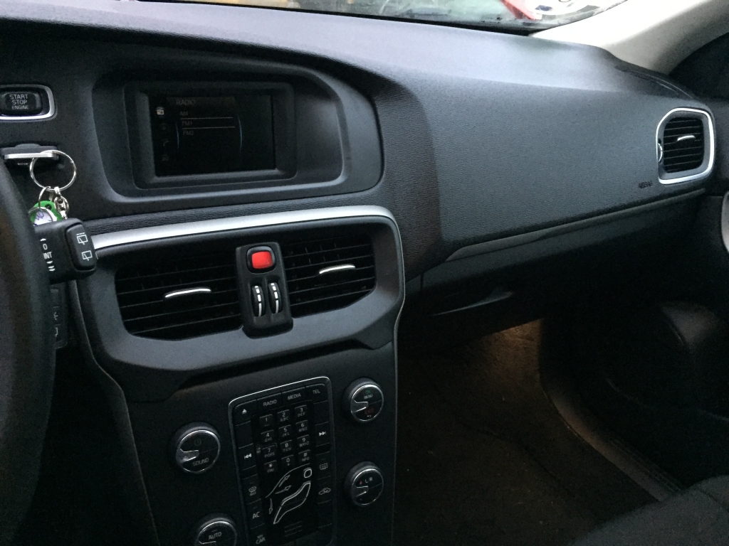 VOLVO V-40 1.7 INY 122CV