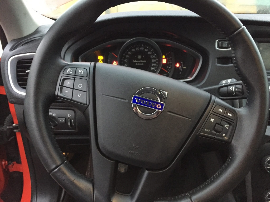 VOLVO V-40 2.0 INY 122CV