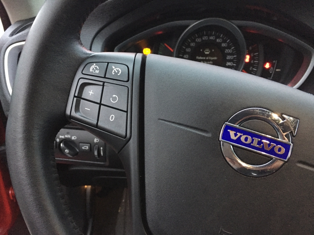 VOLVO V-40 2.0 INY 122CV