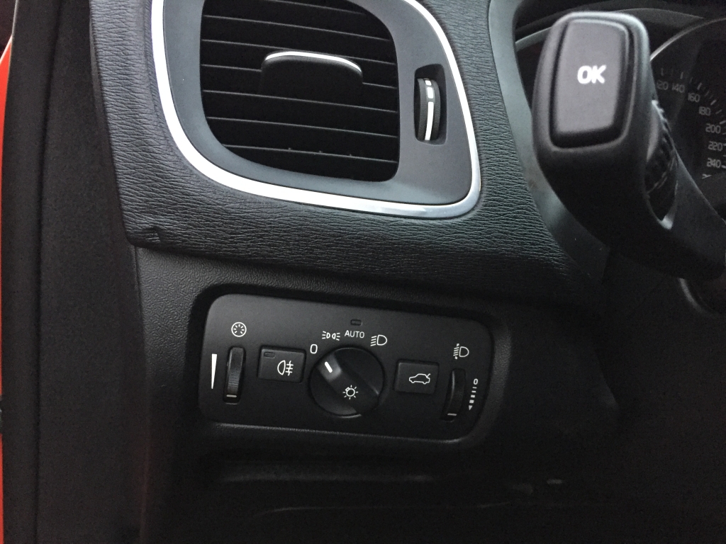 VOLVO V-40 2.0 INY 122CV