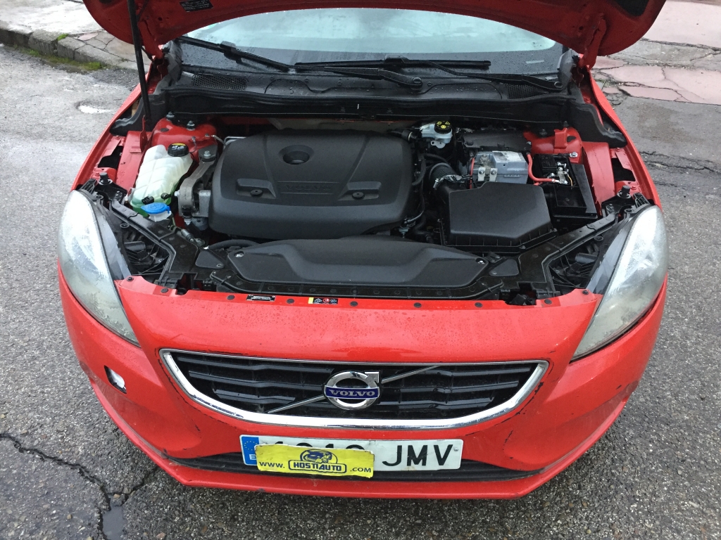 VOLVO V-40 2.0 INY 122CV