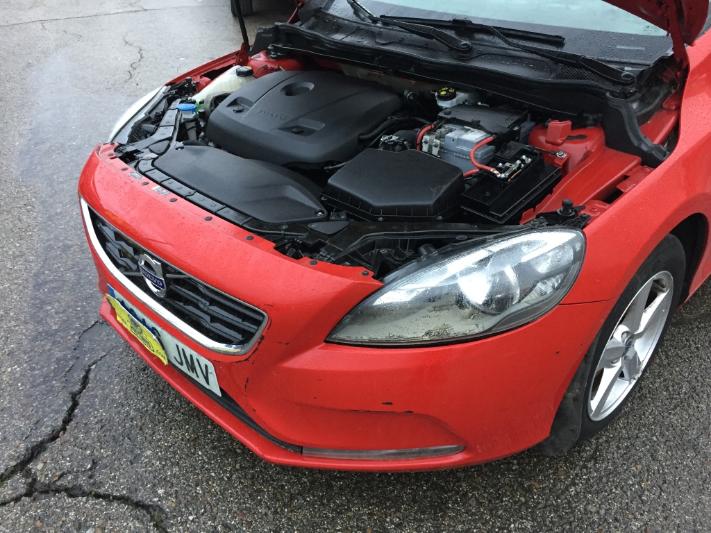 VOLVO V-40 2.0 INY 122CV