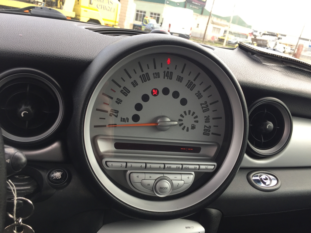 MINI ONE CABRIO 1.6 INY 98CV