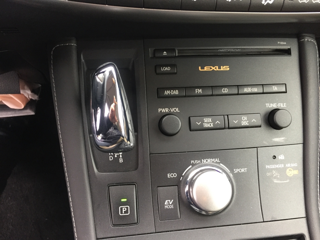 LEXUS CT 200 WG 1.8 HIBRIDO 100CV