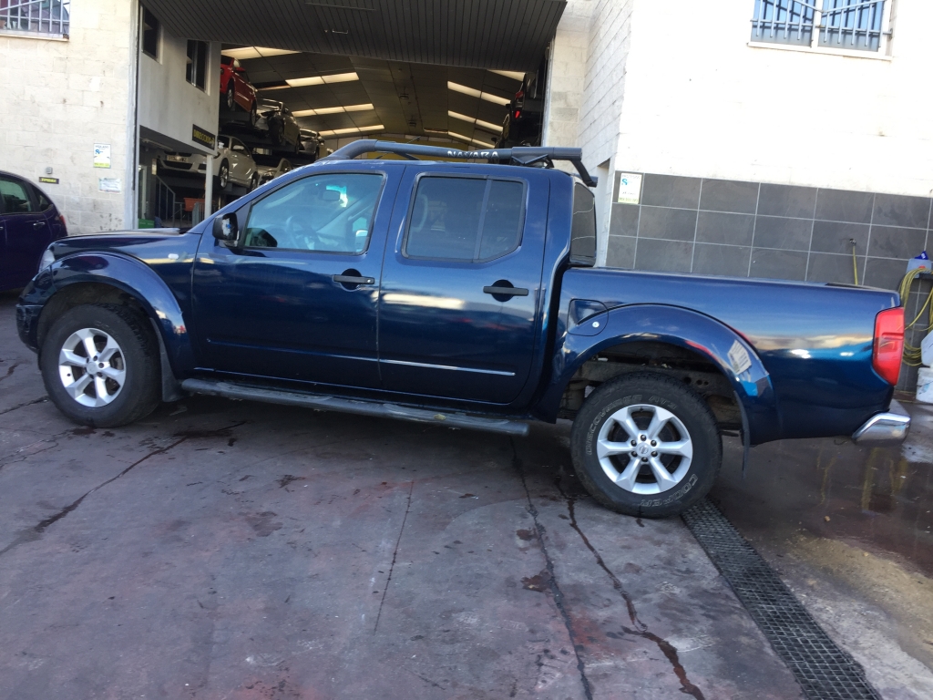 NISSAN NAVARA 2.5 D 174CV AUT