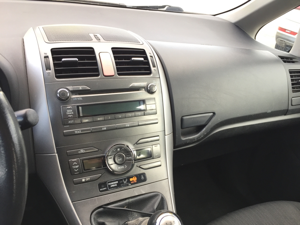 TOYOTA AURIS 1.6 INY 124CV