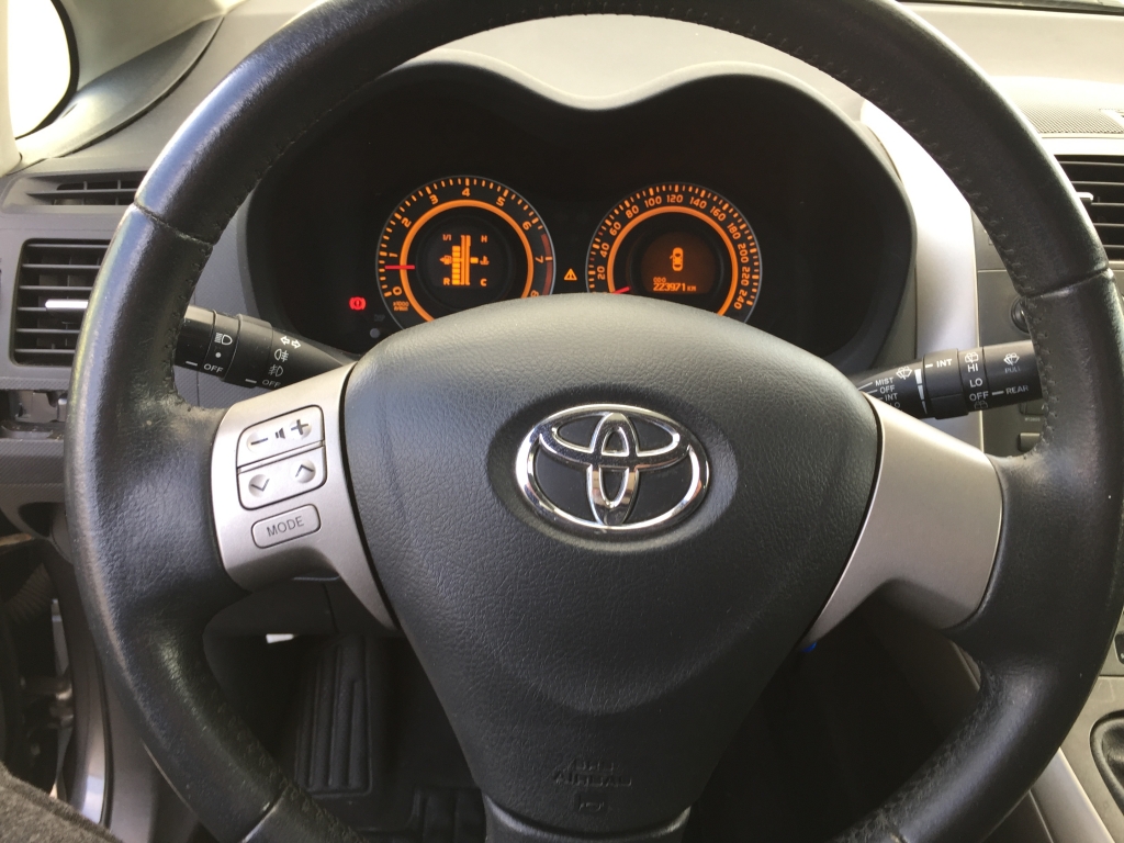 TOYOTA AURIS 1.6 INY 124CV