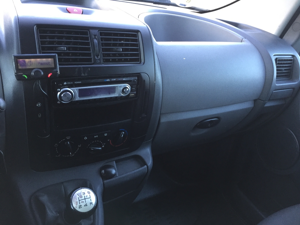 PEUGEOT EXPERT 1.6 HDI 9+0CV 6 PLAZAS