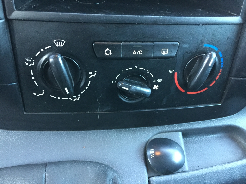 PEUGEOT EXPERT 1.6 HDI 9+0CV 6 PLAZAS