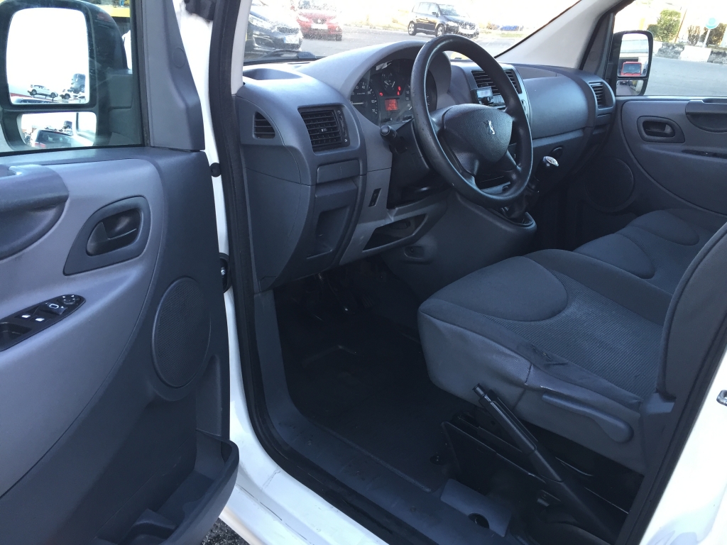PEUGEOT EXPERT 1.6 HDI 9+0CV 6 PLAZAS