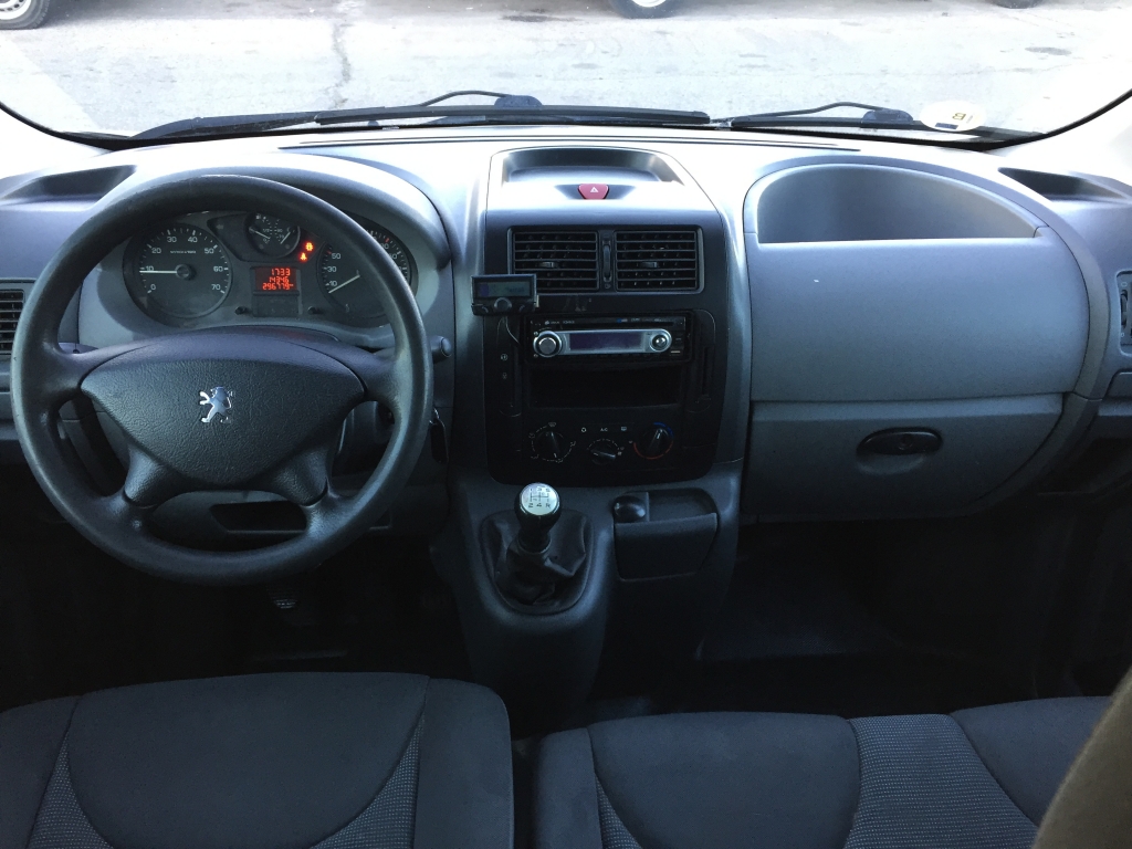 PEUGEOT EXPERT 1.6 HDI 9+0CV 6 PLAZAS