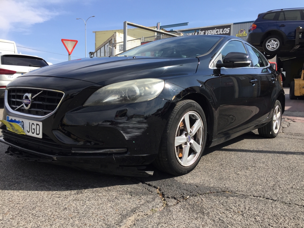 VOLVO V-40 2.0 INY 150CV