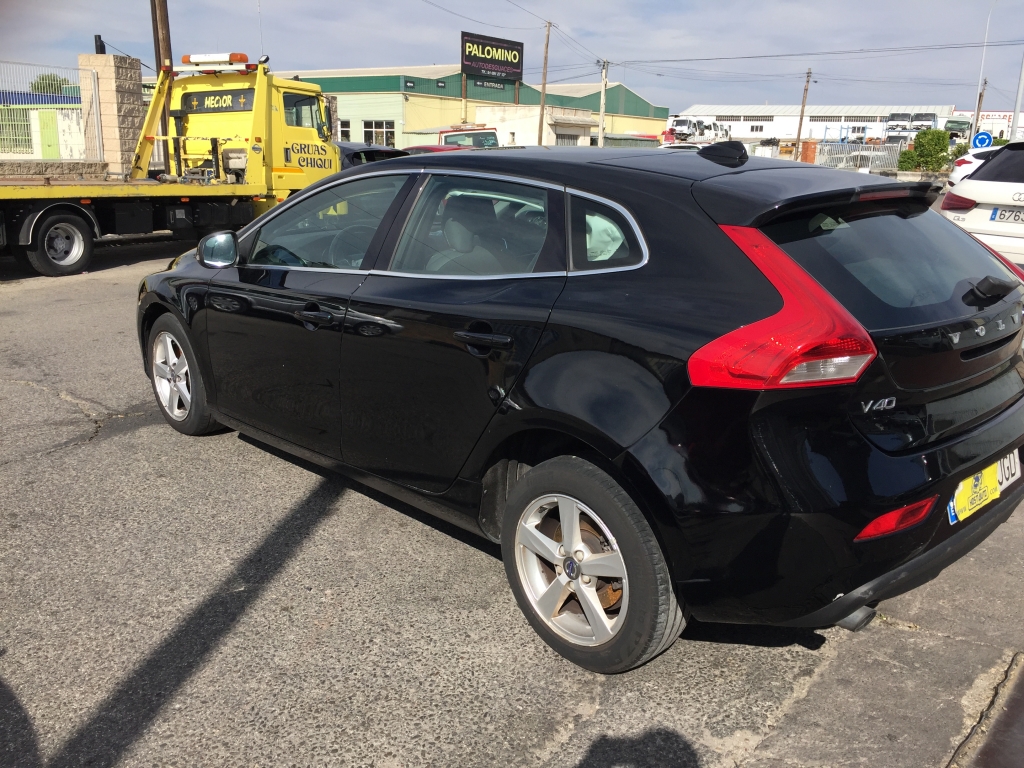 VOLVO V-40 2.0 INY 150CV