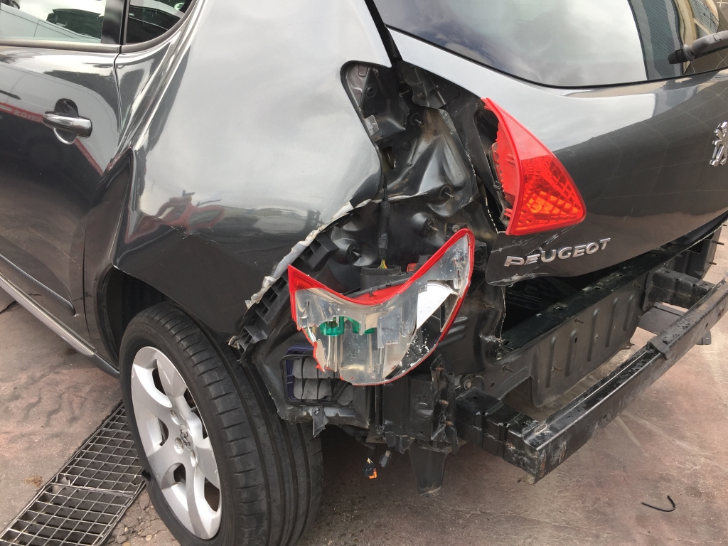 PEUGEOT 3008 1.6 HDI 110CV