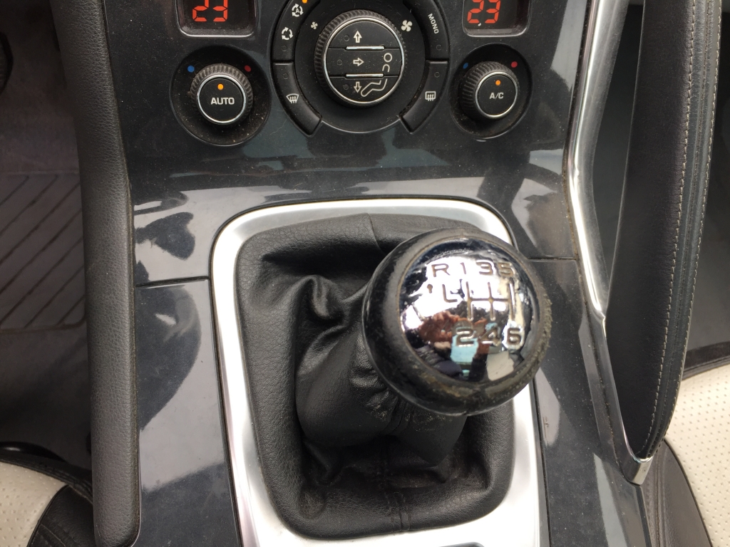 PEUGEOT 3008 1.6 HDI 110CV