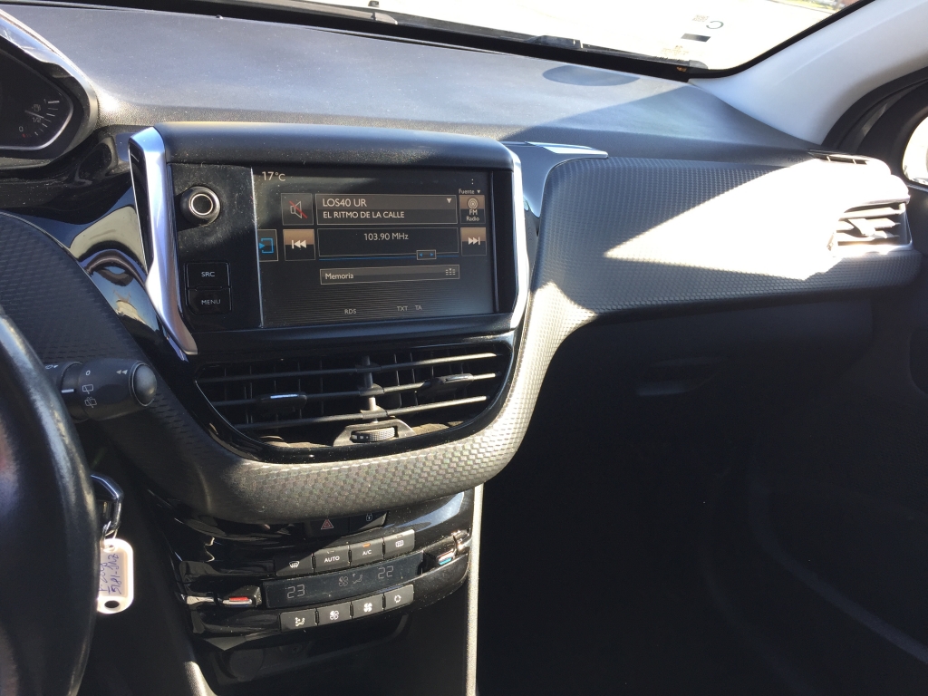 PEUGEOT 2008 1.6 HDI 100CV